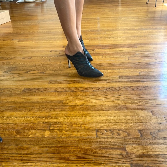 Elegant Black Women's Heels - Picture 4 of 4